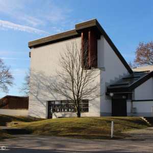 Versöhnungskirche Ergoldsbach außen